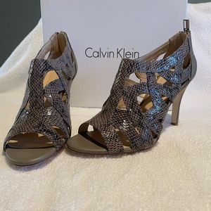 Calvin Klein Kiani Lux heel